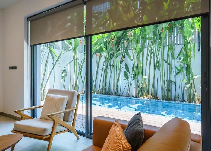 Villa Designer Pool In Ekkamai Bangkok