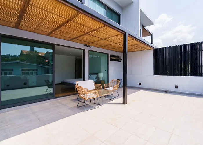 Designer Pool In Ekkamai Villa Bangkok